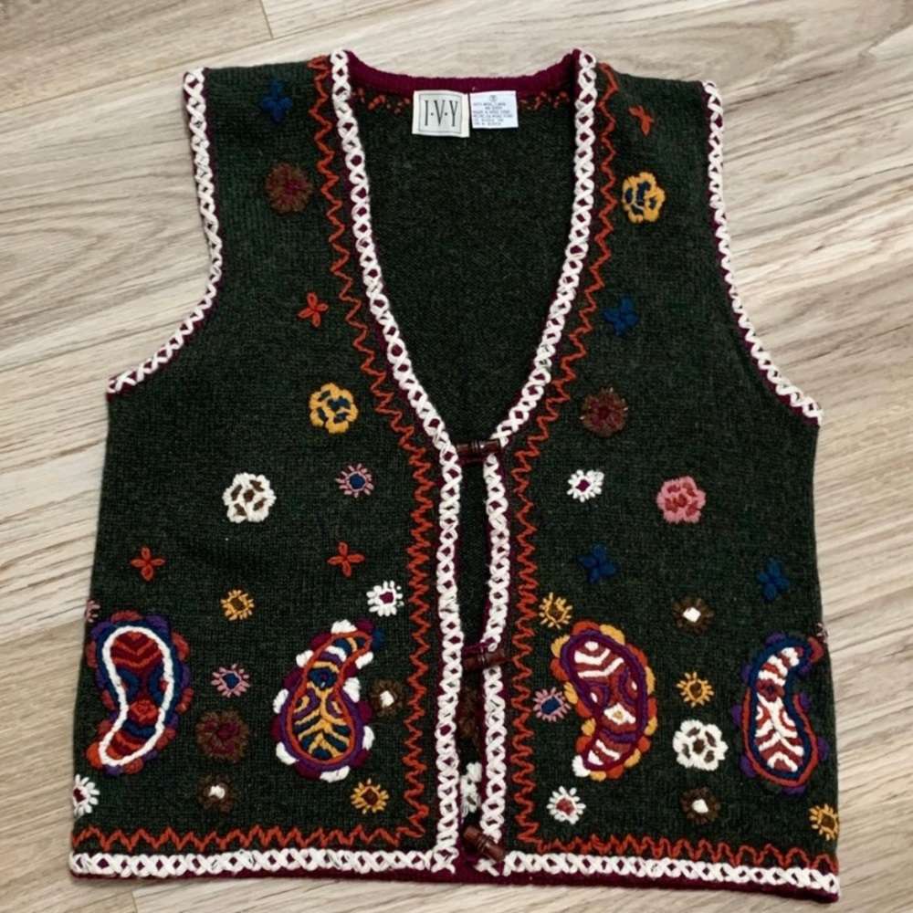 Vintage Wool Sweater Vest Floral Paisley Embroidered - S